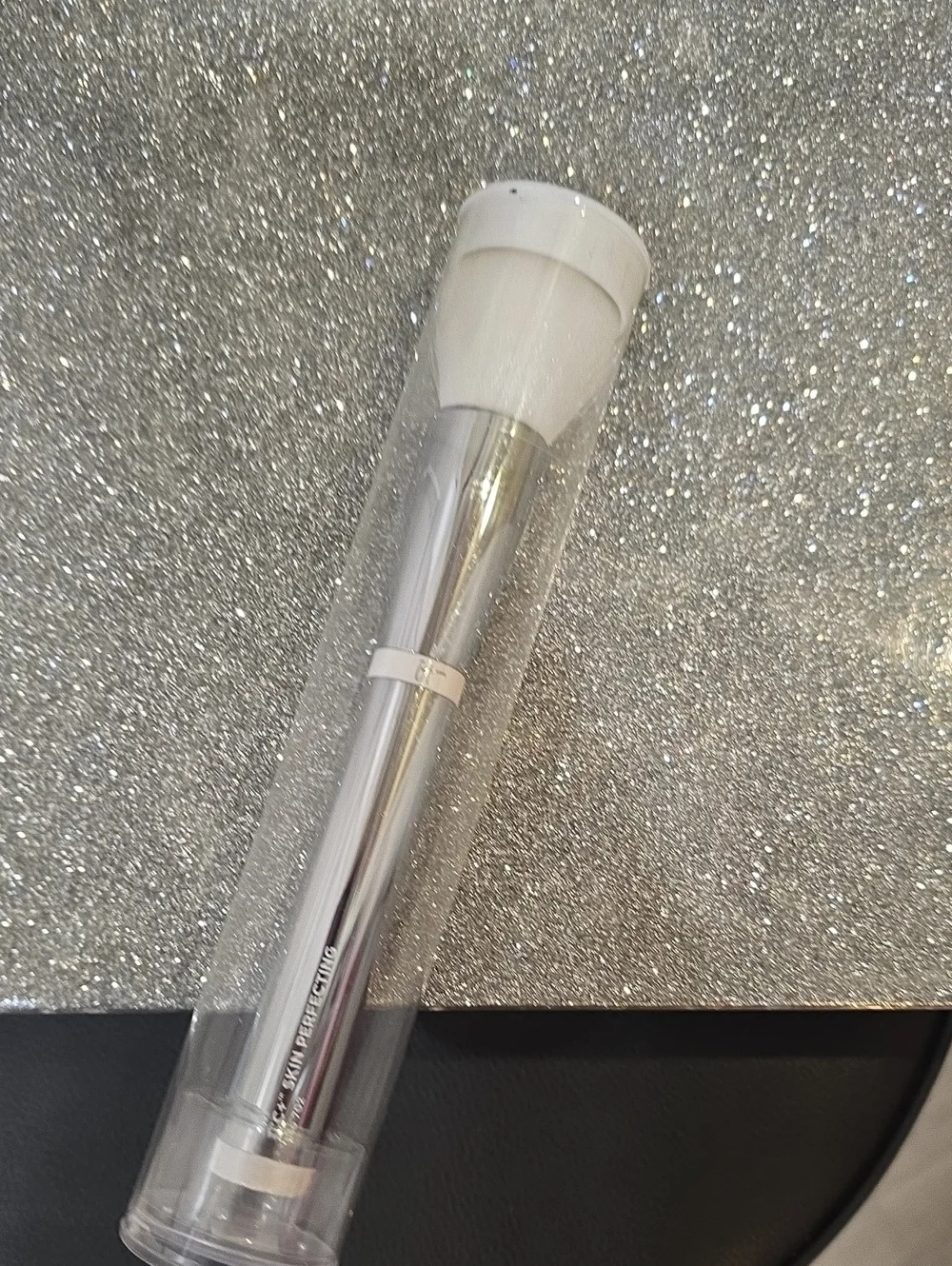 It Cosmetics Heavenly Skin CC+ Skin Perfecting Brush 702